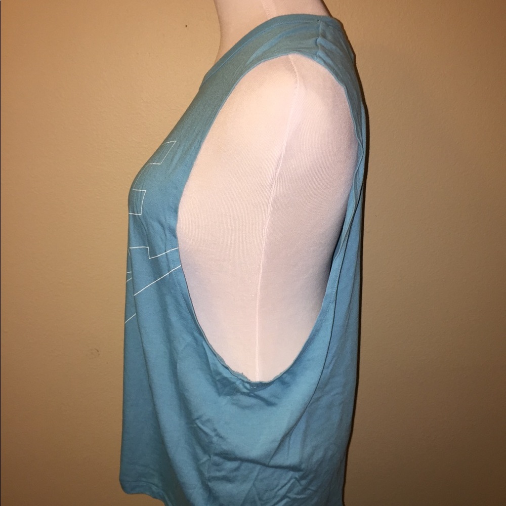 Nike Muscle tank - Picture 2 of 3